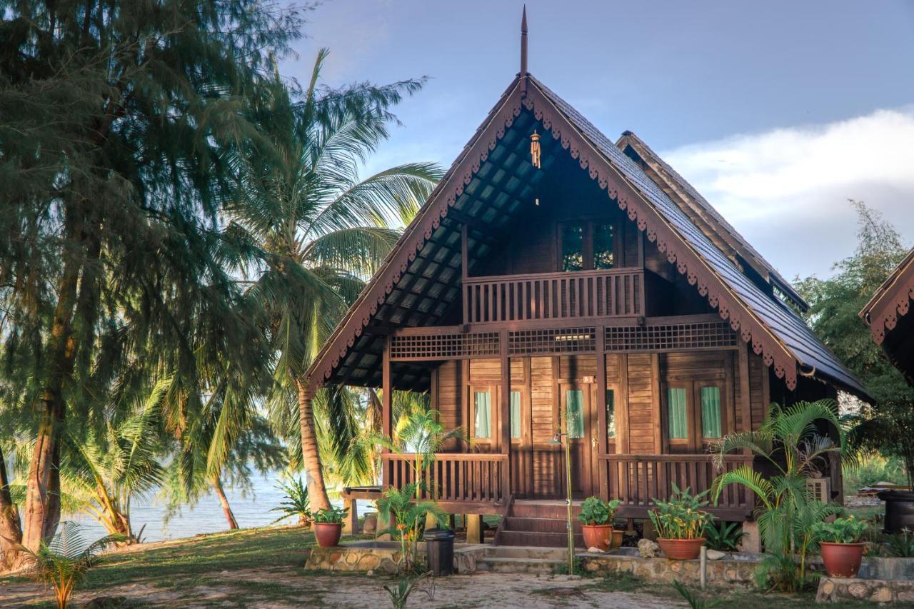 Bayu Lestari Island Resort Мерсінг Екстер'єр фото