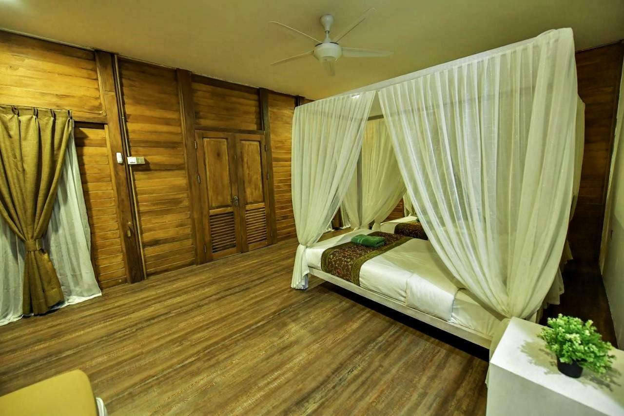 Bayu Lestari Island Resort Мерсінг Екстер'єр фото