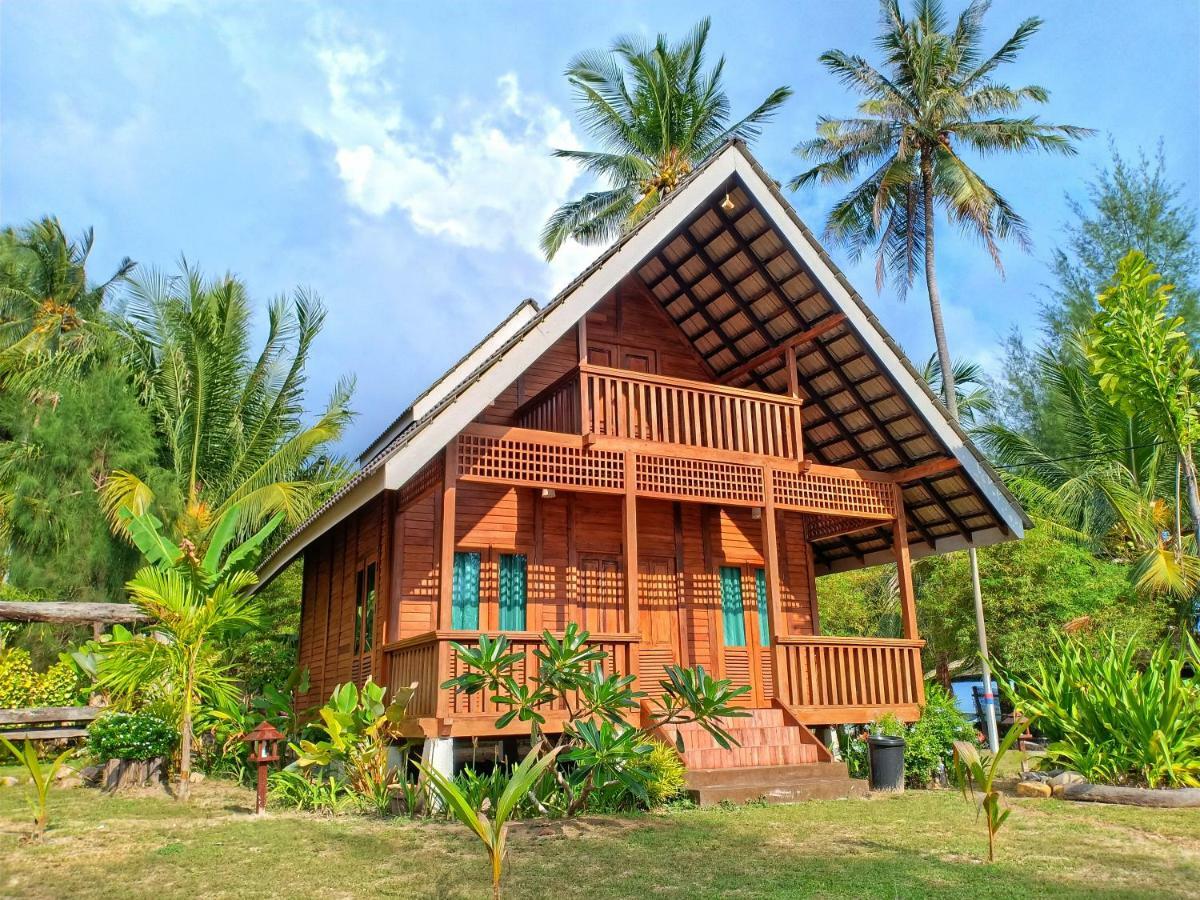 Bayu Lestari Island Resort Мерсінг Екстер'єр фото